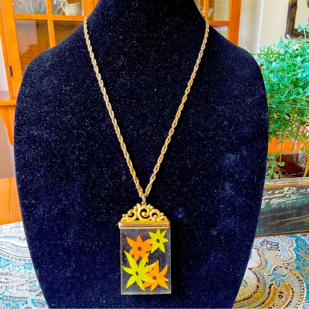 JJ Mod Floral Lucite Pendant Necklace Orange Yellow Gold Tone Vintage MCM